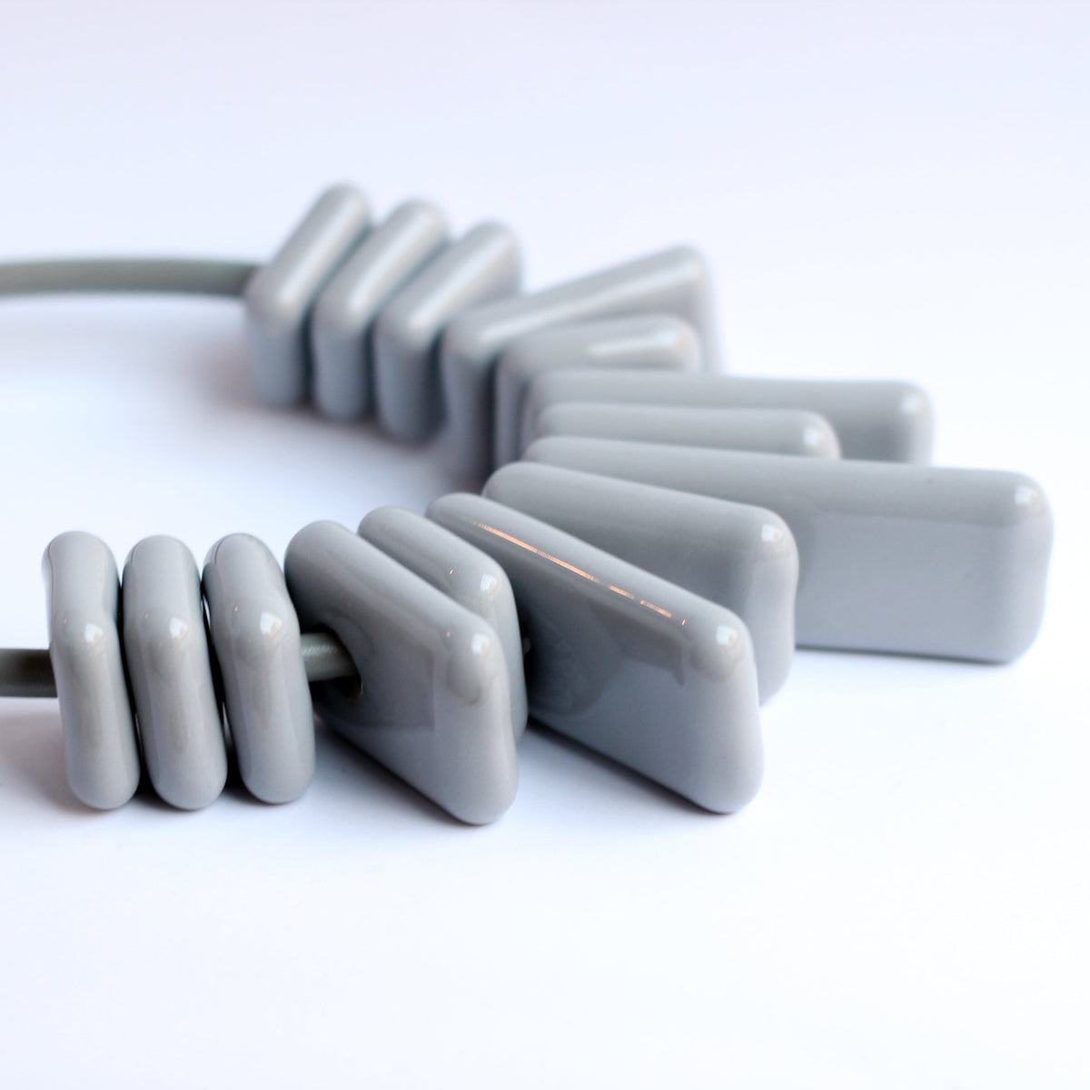 Domino grigia